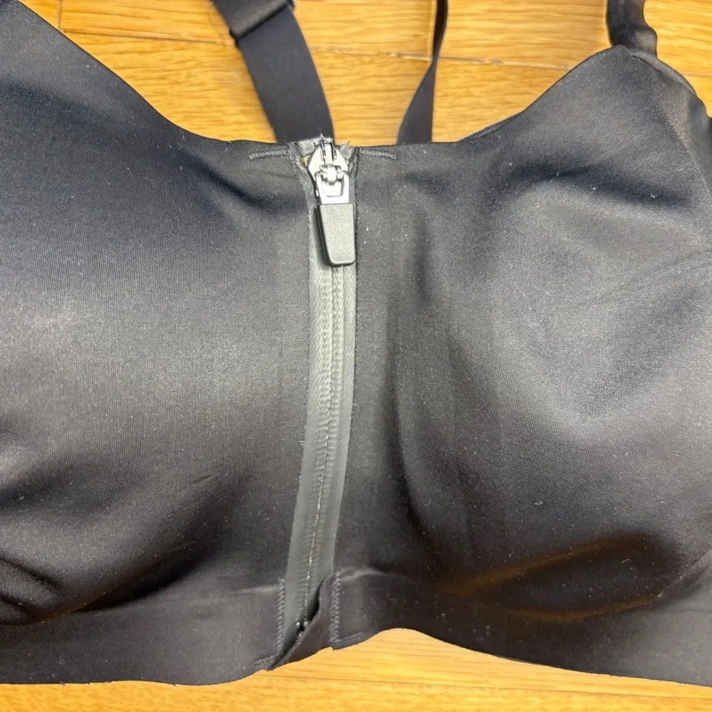 Victoria's Secret Knockout Ultra Max  Sport Bra 34DDD Black Logo Gym High Impact